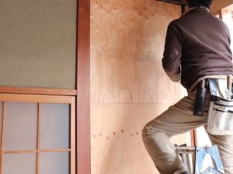 構造用合板 取付中 →